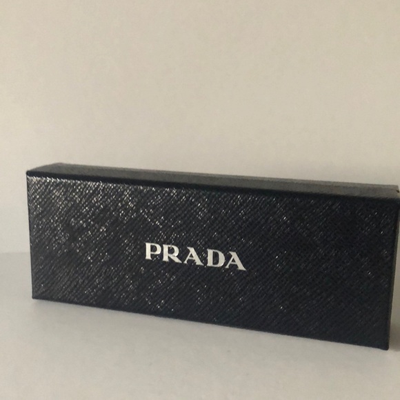 Prada empty box - Picture 1 of 4